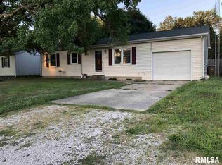 518 High School St, Divernon, IL 62530