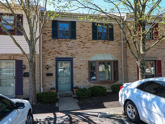 2nd image of 9703 Bunker Hill Ln