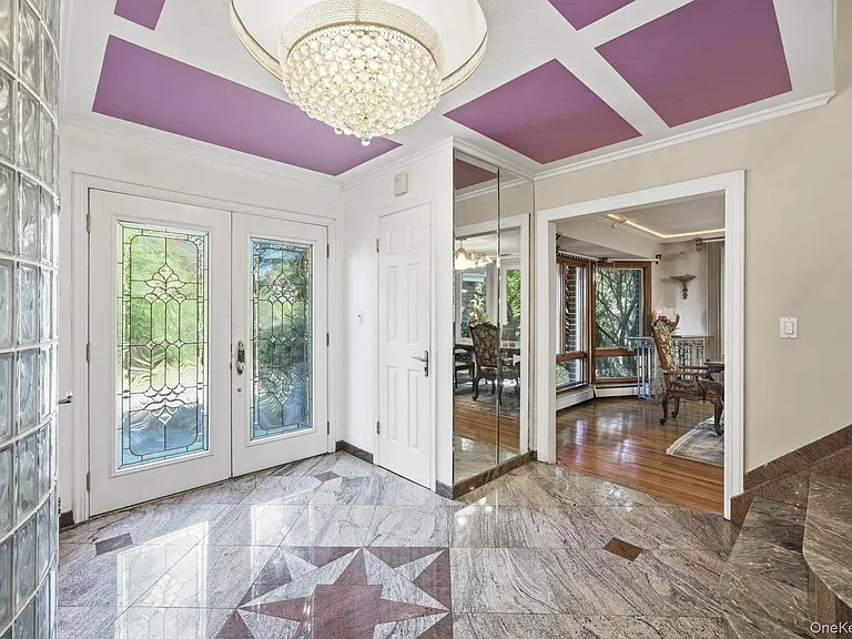 1 Bridle Path Dr — Photo 4
