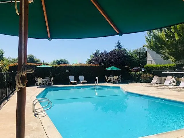Sunridge — Photo 11