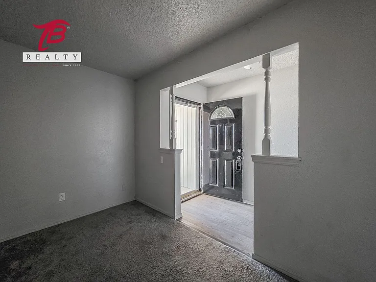 6811 Lyrewood Ln — Photo 16