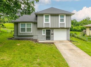 11136 Spring Valley Rd, Kansas City, MO 64134