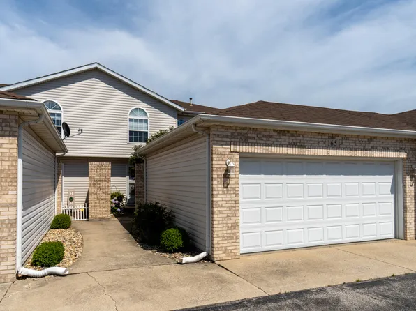 165 Mallard Pointe Dr, Valparaiso, IN 46385