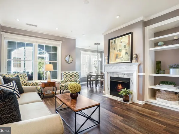 46622 Drysdale Ter Unit 100, Sterling, VA 20165