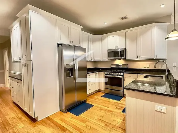 674 Massachusetts Ave APT 1, Boston, MA 02118