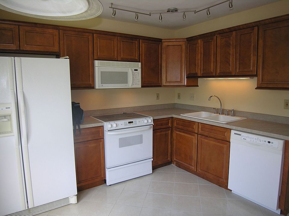 New Kitchen Cabinets and tops, Ceramic tile floors