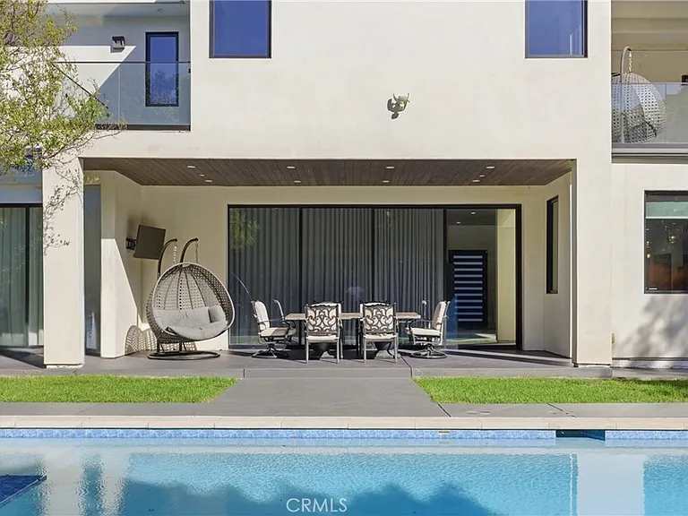 4545 Stern Ave — Photo 37