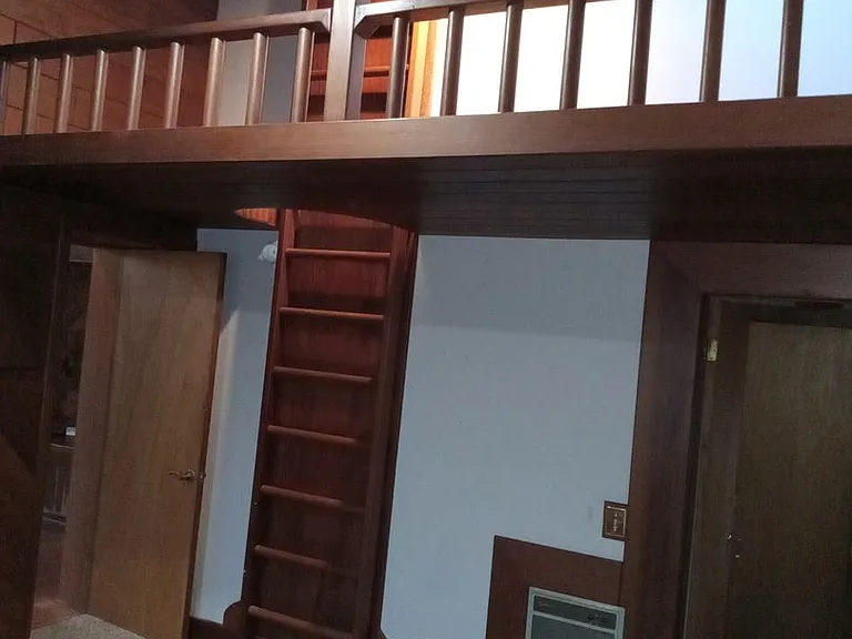 1047 Driftwood Ln — Photo 6