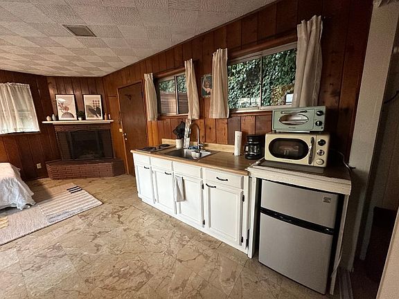 4th image of 3732 York Blvd