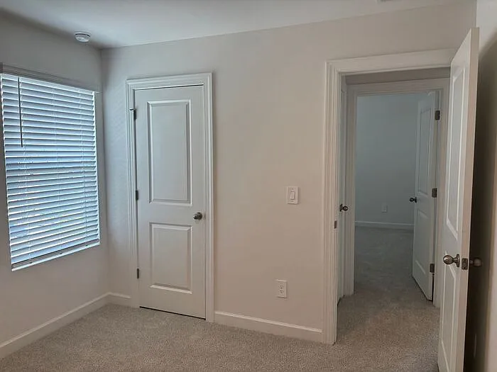 424 Luna Ln — Photo 27