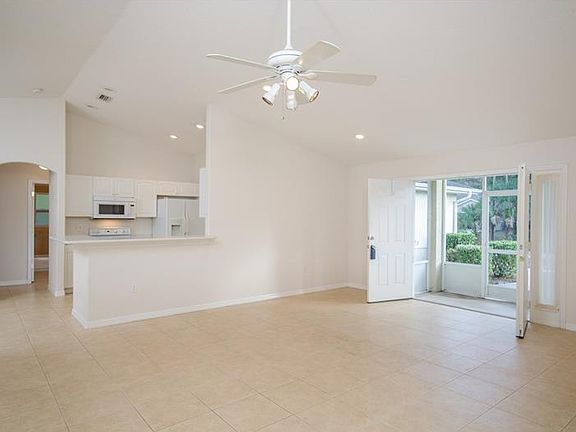 3rd image of 2126 Macaris Ave