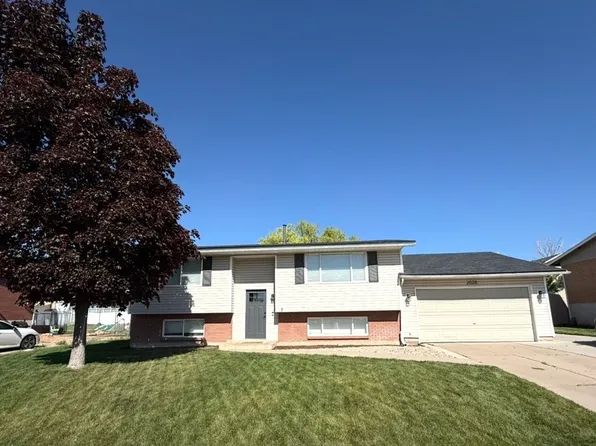 2028 N 630 W, Clinton, UT 84015