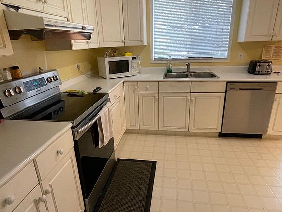 3rd image of 11105 9th Ave NW #6
