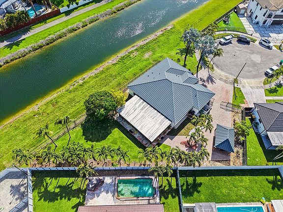 5th image of 20300 SW 129th Place