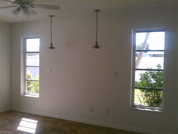 4th image of 319 SE 10th Ter
