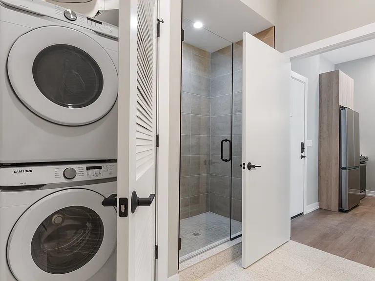 3217 N Clark St — Photo 24