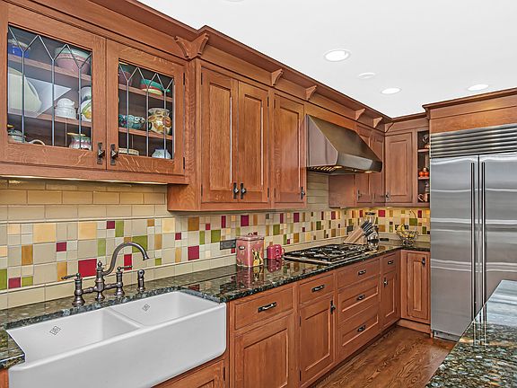 4th image of 1227 Ashland Ave