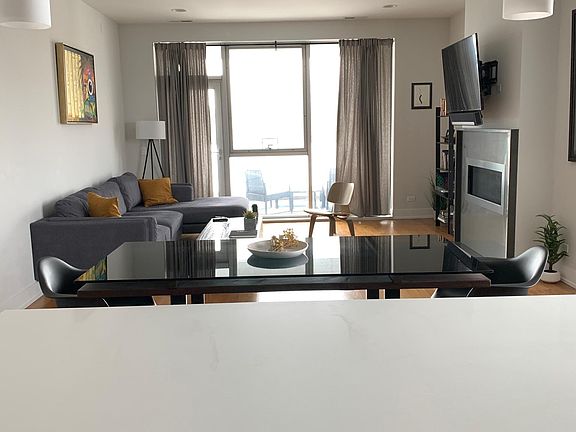 5th image of 3201 W Wabansia Ave Unit 3E