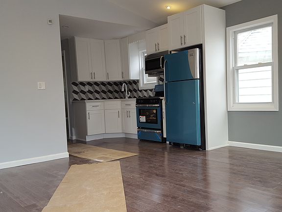 2nd image of 17427 127th Ave #1