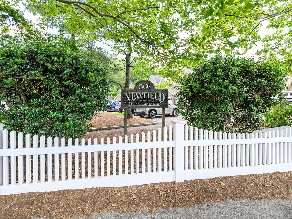 566 Newfield Ave #14