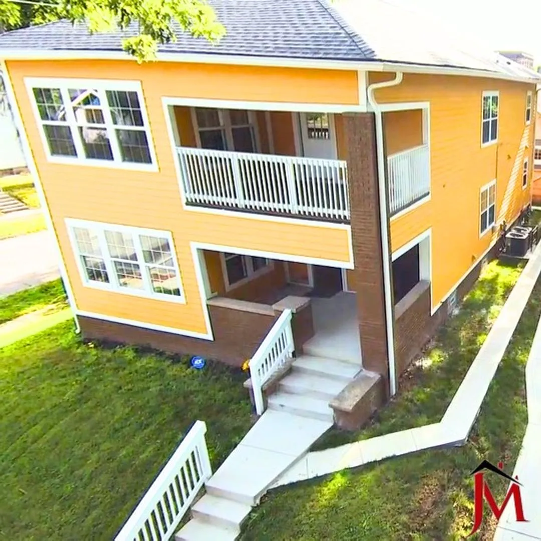 4002 N Park Ave photo 1