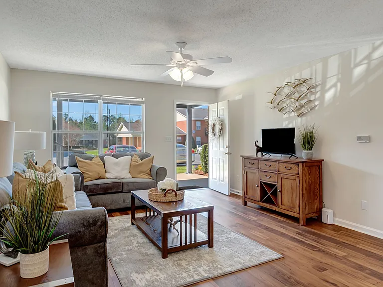 Regal Pointe Apartment Homes — Photo 6