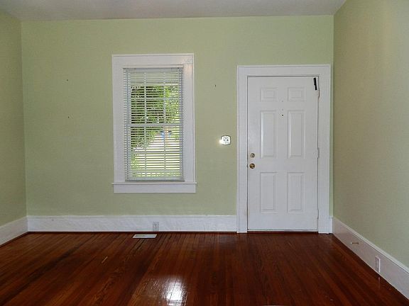3rd image of 217 Buist Ave