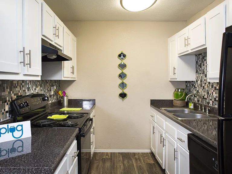 Fifteen 50 Apartments — Photo 35