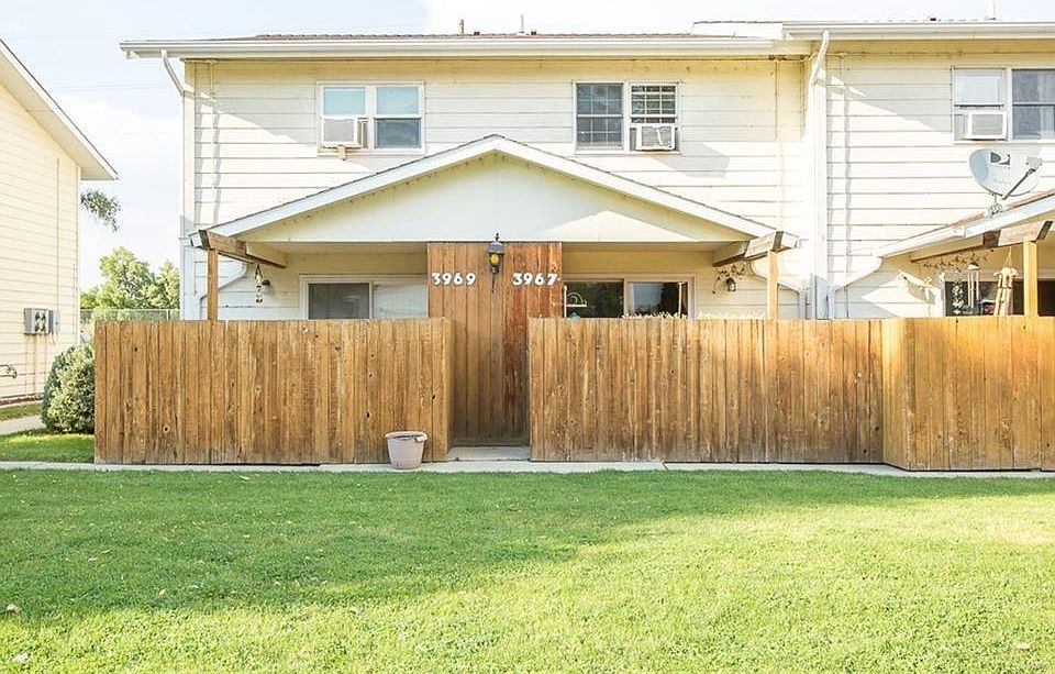 1st image of 3967 Cambridge Dr