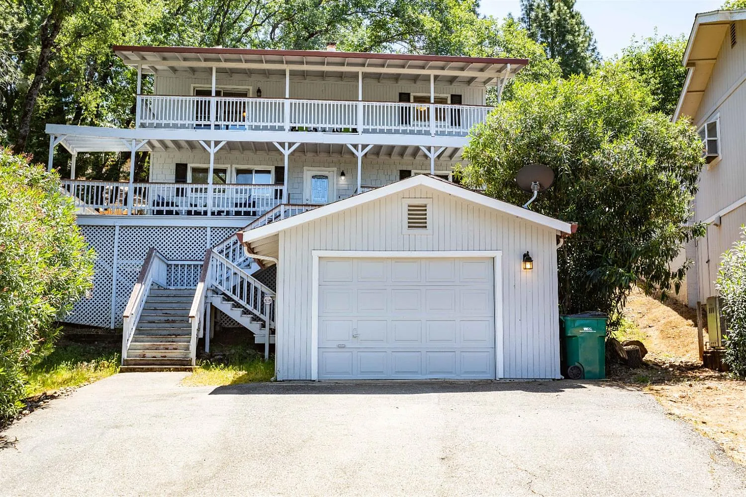 19044 Hummingbird Dr photo 1