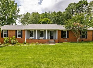 127 Sam Davis Dr, Springfield, TN 37172