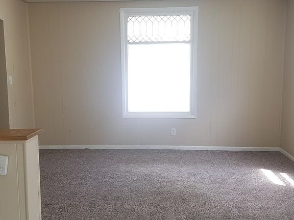 4th image of 422 Damon St