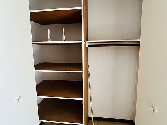 4th image of 9 E 10th Ave #11144767