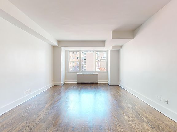 3rd image of 220 E 63rd St APT 12C