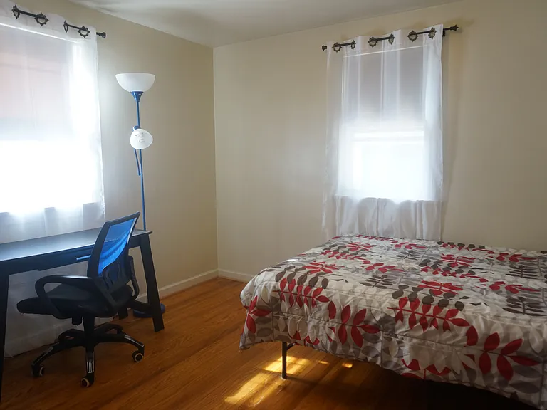 146 Rossiter Rd — Photo 12
