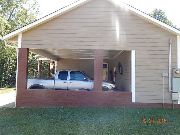 5th image of 250 Holder St