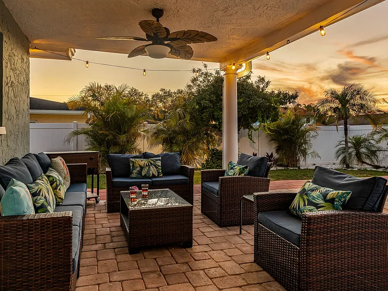 Sunny Breeze Ave — Photo 2