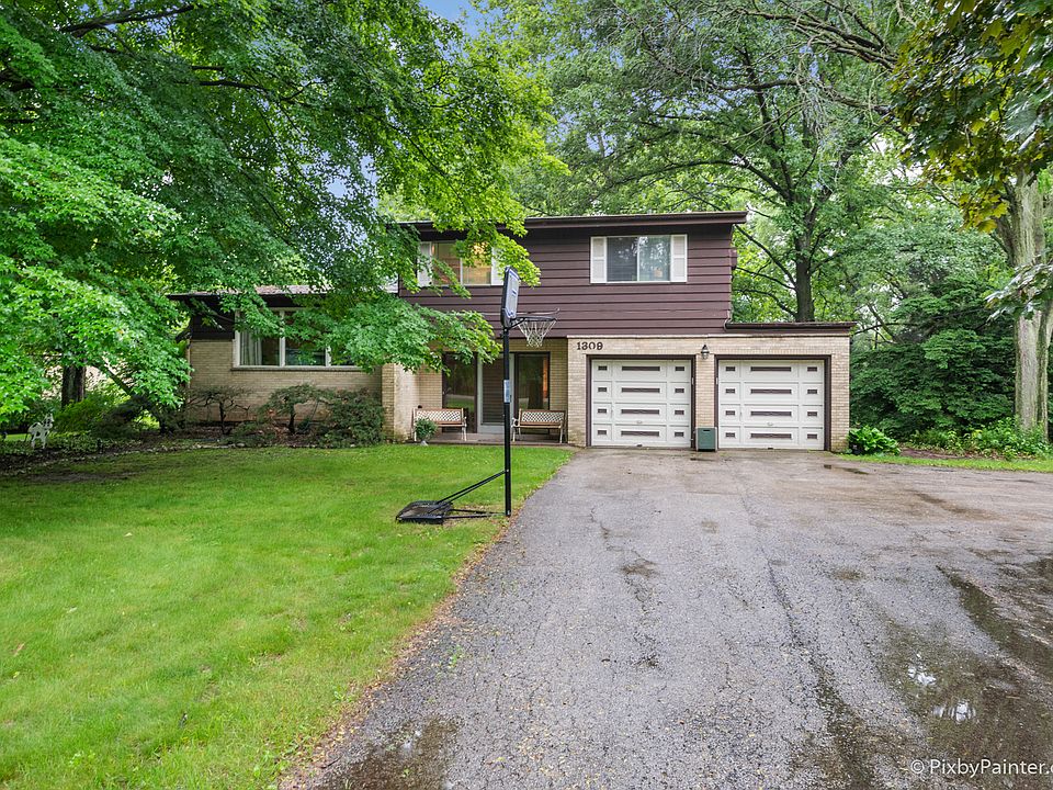 1st image of 1309 Robinhood Dr
