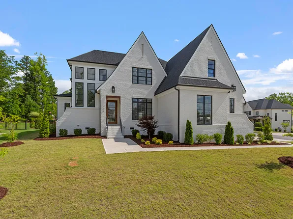 105 Crimson Ct, Apex, NC 27523