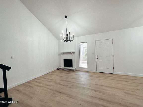3rd image of 1136 E Kaler Dr