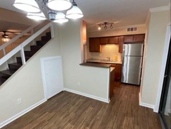 5th image of 4505 Carter Creek Pkwy APT 6