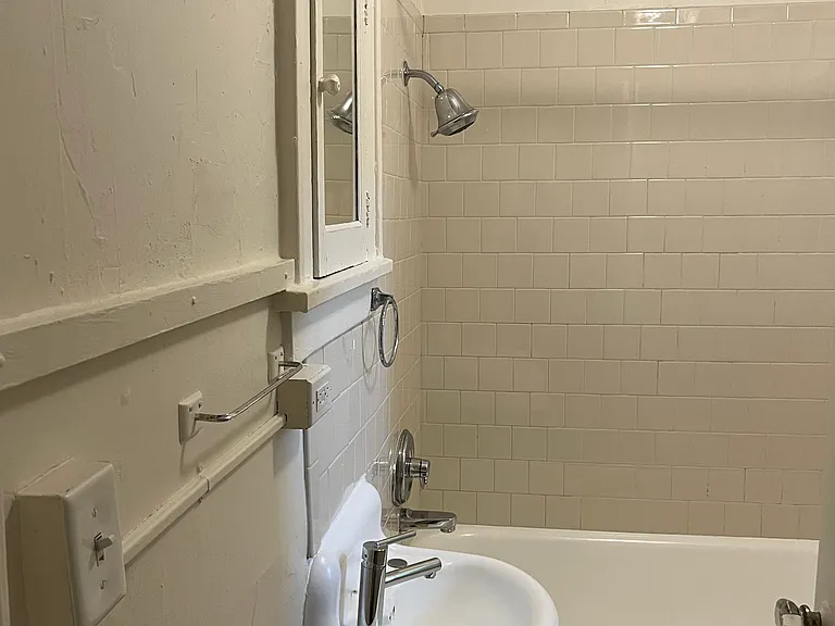 2455 NW Quimby St #A — Photo 15