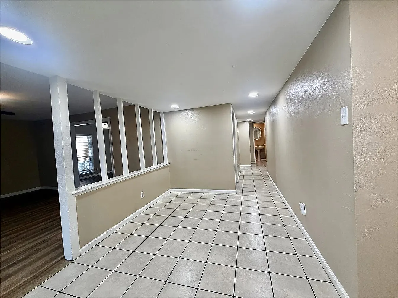 4 bed, 1950 sqft, $1,999 — Photo 2