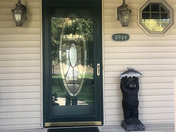 5th image of 8944 Lamplighter Ln