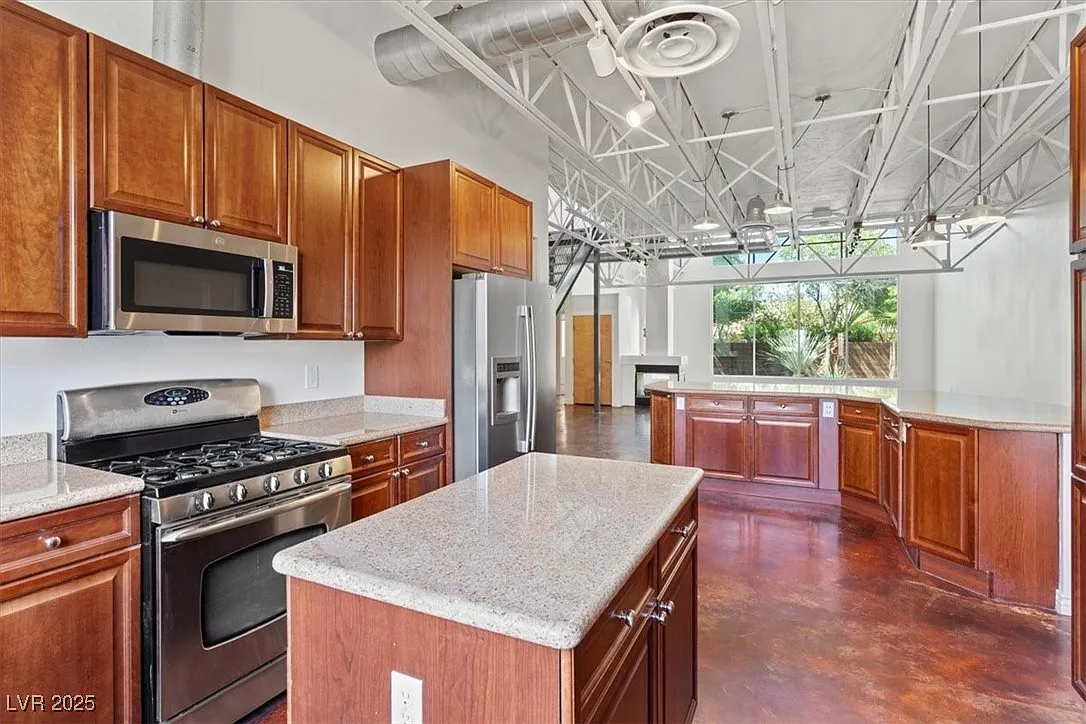 5603 Deer Creek Falls Ct, Spring Valley NV - Owner Finance Home