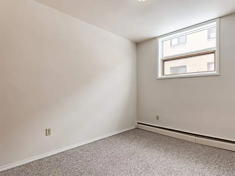 535 Belfast St SE — Photo 14
