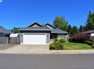 936 Odom Ln, Creswell, OR 97426