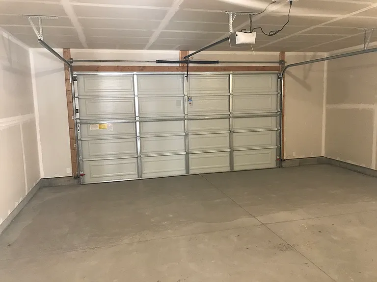 421 W 40 S — Photo 12