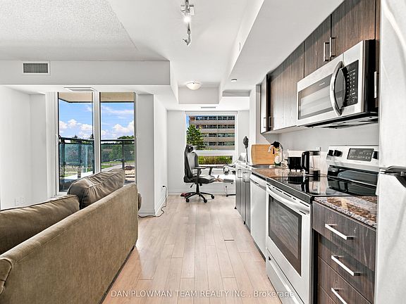 4th image of 20 Meadowglen Pl #227