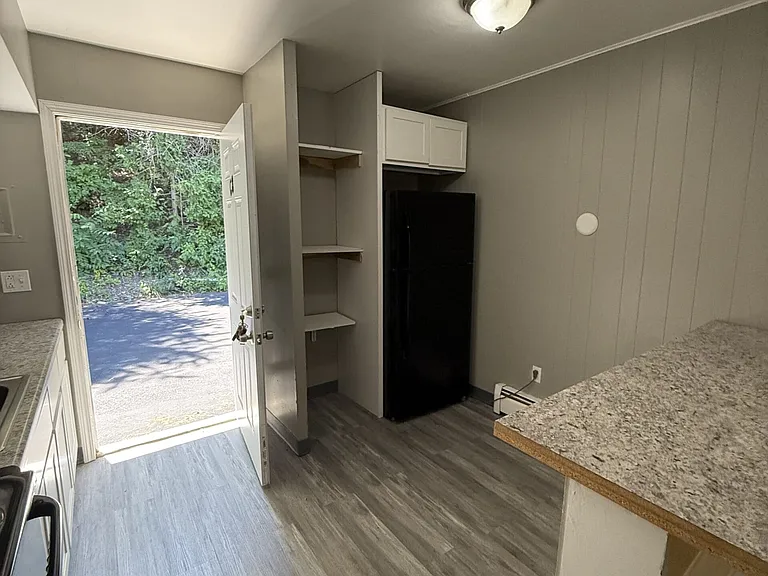 401 Smith St #A2 — Photo 8